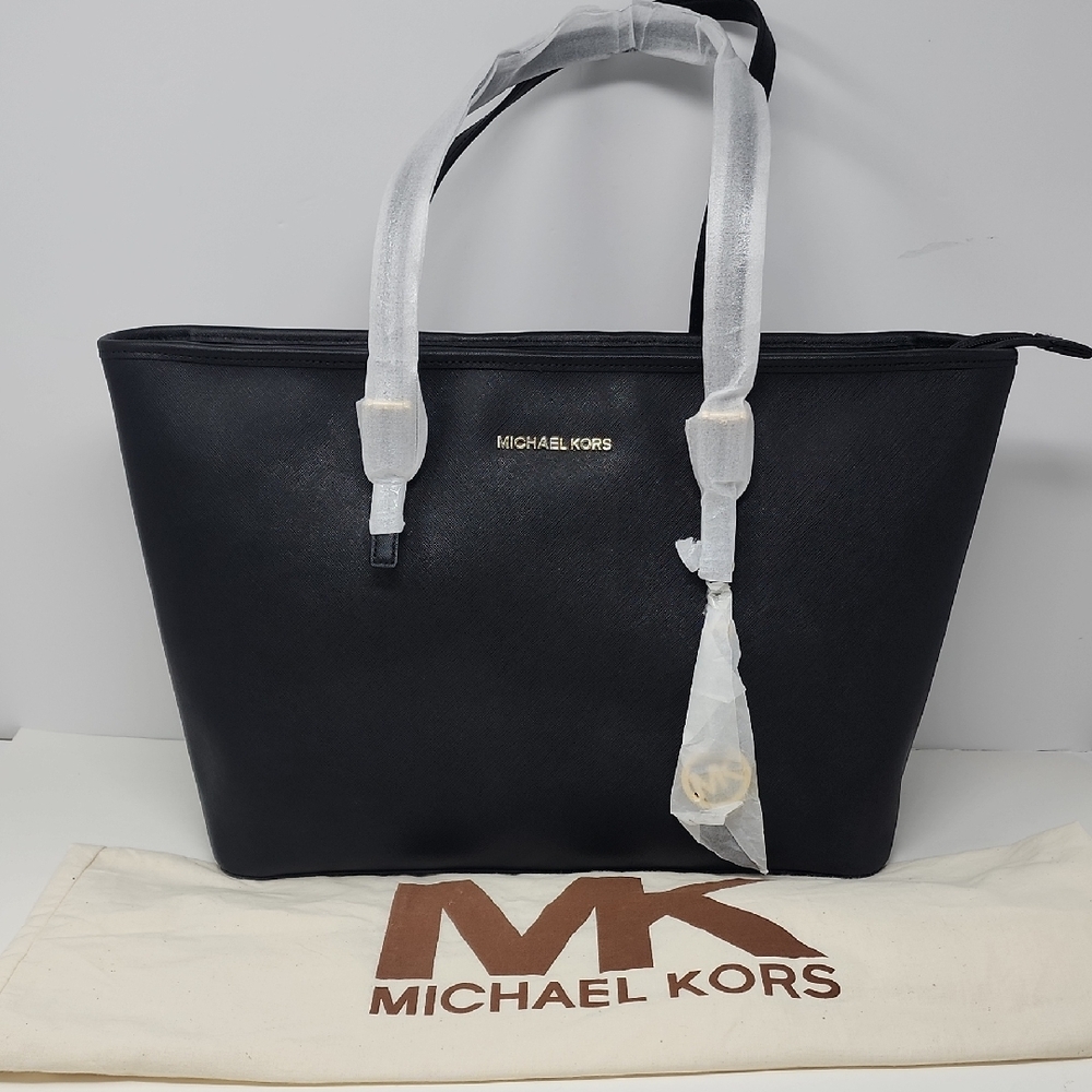 Michael Kors Jet Set Travel Bag Black NWT